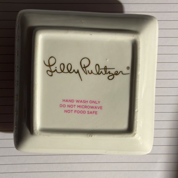 Lilly Pulitzer soap and tray set featured in I’m so hooked Lilly’s jungle soap - Picture 2 of 3